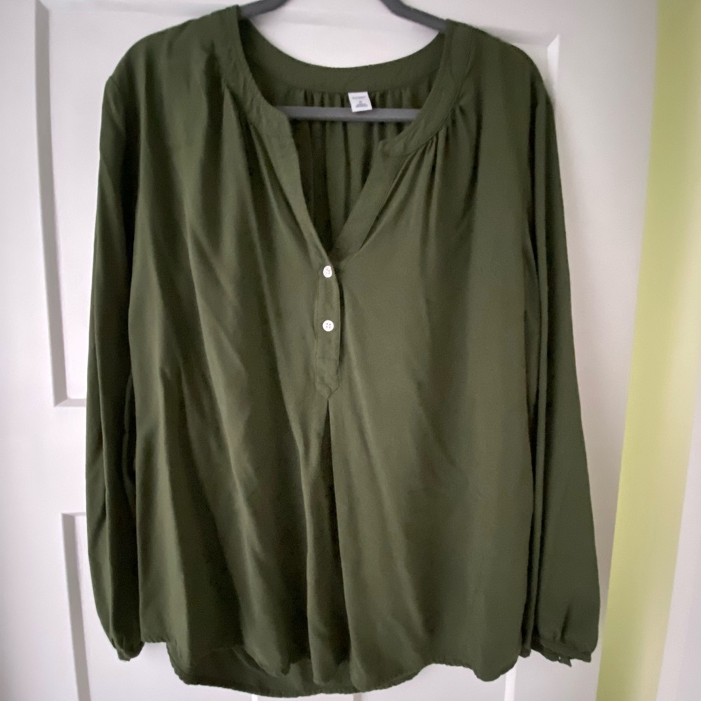 Olive green blouse. XL